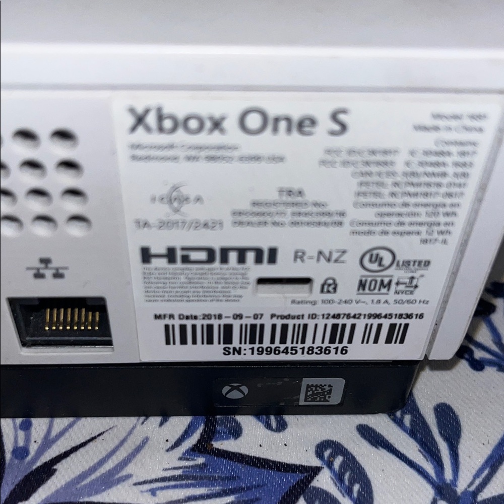 Xbox One White One S Console Barley Used - Picture 5 of 9